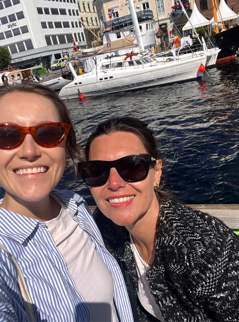 Ingvild Nistad og Johanne Kjerstad i Arendal. Foto