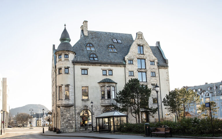Rønnerbergbua i Ålesund sentrum. Foto: Berit Westad, Rønnebergbua Handelshus