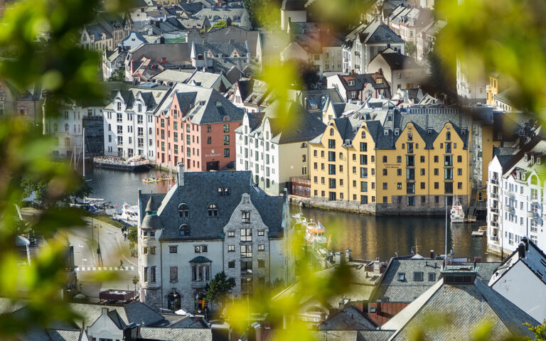 Brosundet i Ålesund. Foto